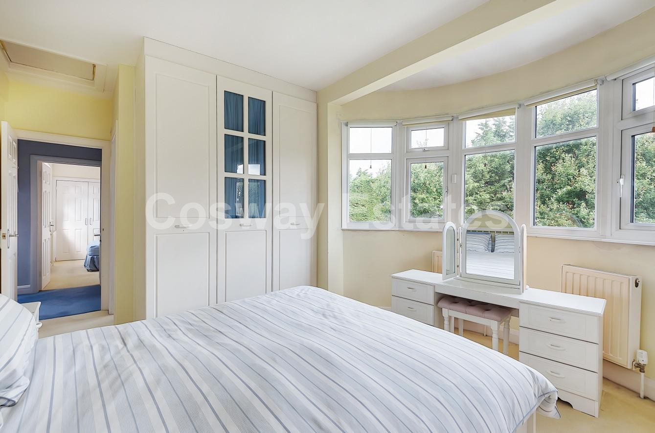 Copthall Gardens, Mill Hill